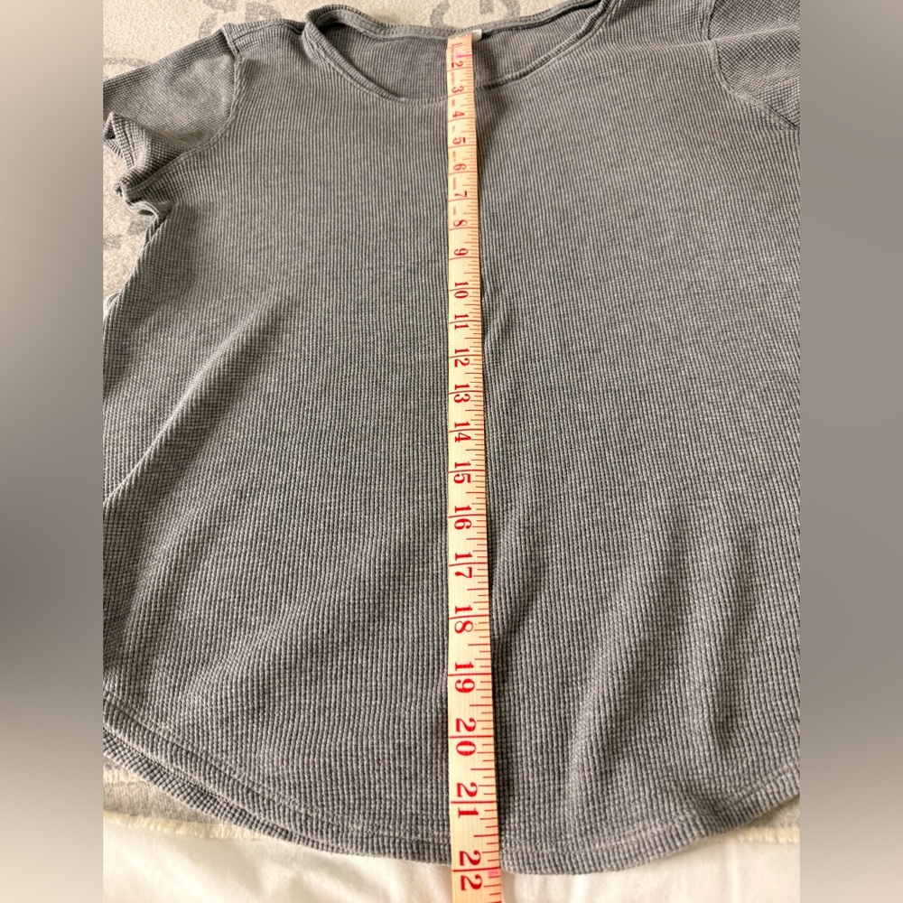 lululemon Love Crew lll Waffle - Heathered Gray Top, 6 - Picture 5 of 7